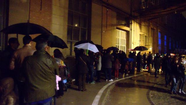 Largas colas para entregar la carta a Sus Majestades Los Reyes Magos de Oriente