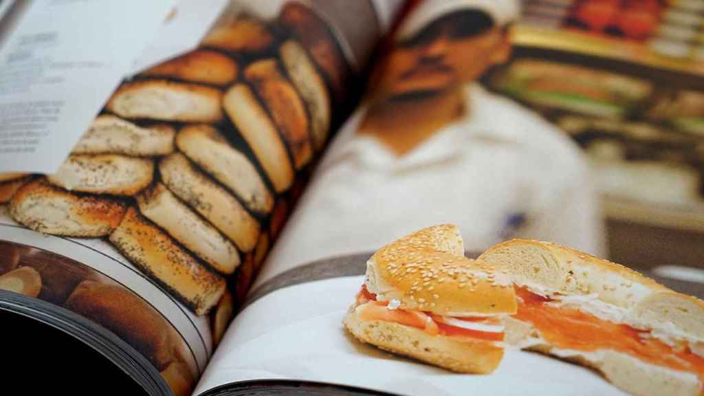 El bagel de salmón ahumado de Murray's Sturgeon Shop, toda una institución en la ciudad / NUEVA YORK. LAS RECETAS DE CULTO