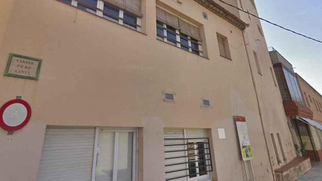 Residencia Zoilo Feliu, en la que se ha producido el brote de Covid-19 que ha matado a dos ancianos / MAPS