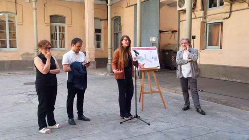 Janet Sanz, teniente de alcalde de Barcelona, en rueda de prensa en la cárcel Modelo / EP