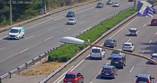 Uno de los carriles habilitados en la AP-7 para la 'operación retorno' de este lunes en Cataluña / SERVEI CATALÀ DE TRÀNSIT