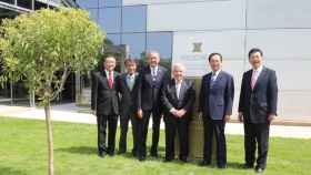 De izquierda a derecha: Masahisa Shibata, senior vice president de la división de automoción de Panasinic; Javier Pujol, CEO de Ficosa; Laurent Abadie, presidente de Panasonic Europe; José María Pujol, presidente de Ficosa; Kazuhiro Tsuga, presidente de P