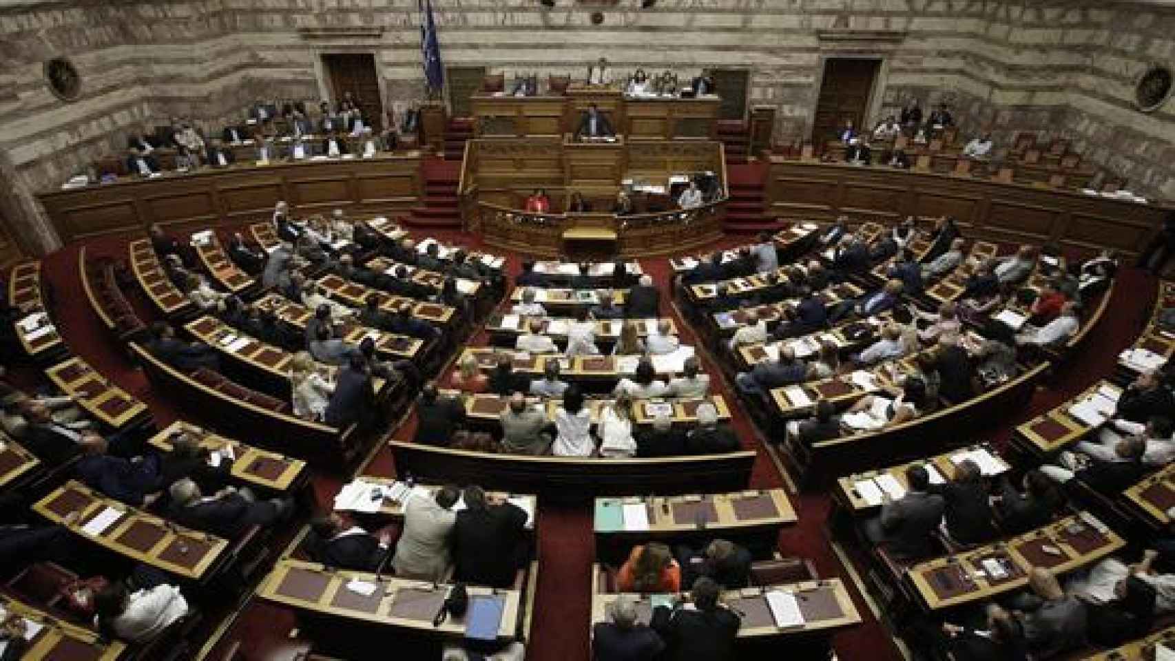 El Parlamento griego en su sesión plenaria de anoche