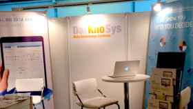 Stand de la empresa Datknosys, compañía que desarrolla soluciones de mercadotecnia digital / CG