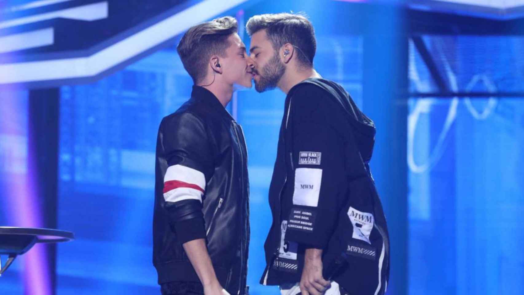 El beso entre Raoul y Agoney