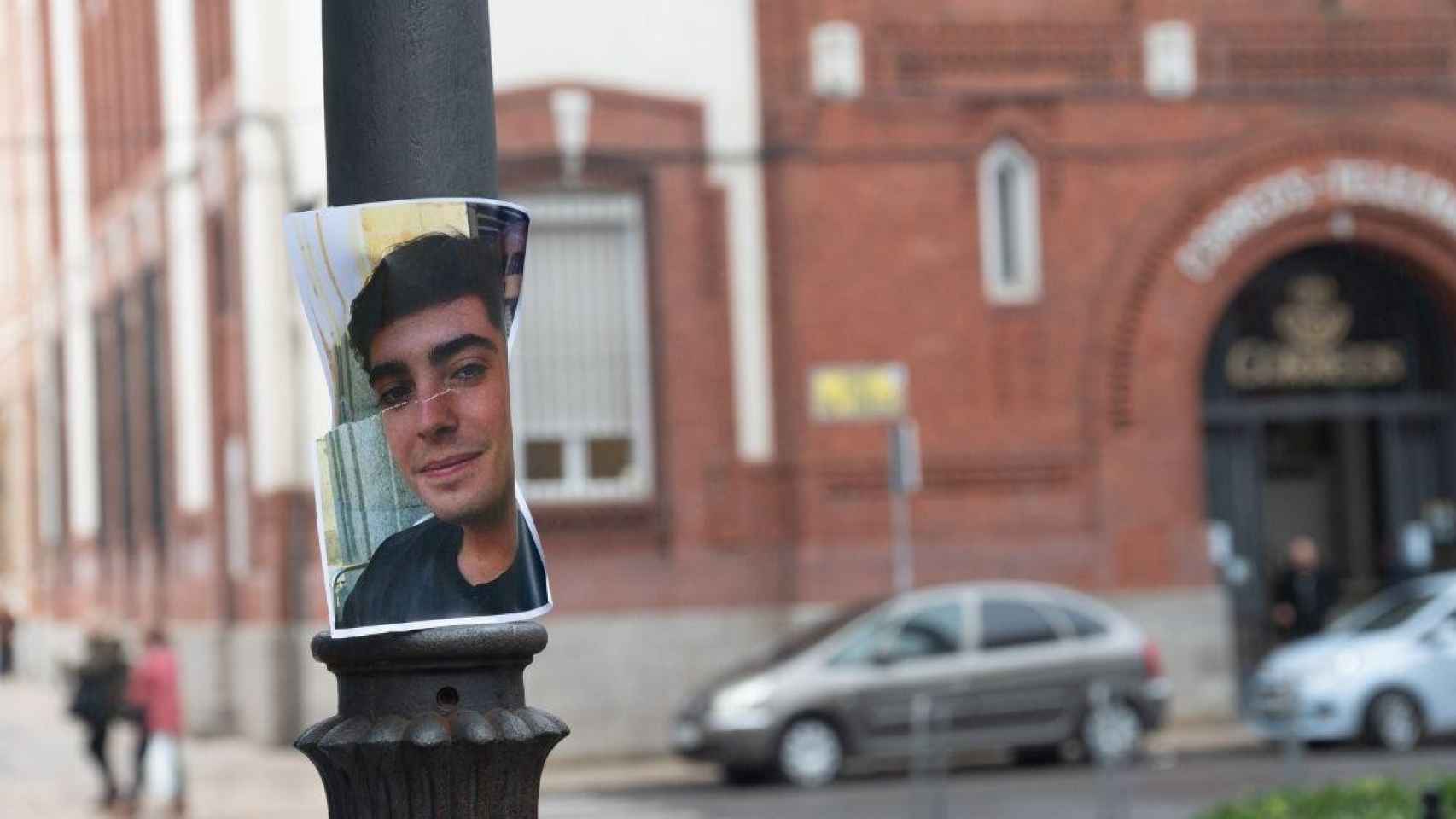 Carteles del desaparecido Pablo Sierra en Badajoz / EP