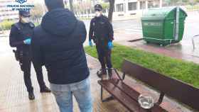 La Policía Nacional multa a un hombre con una pecera, en Logroño / POLICÍA NACIONAL