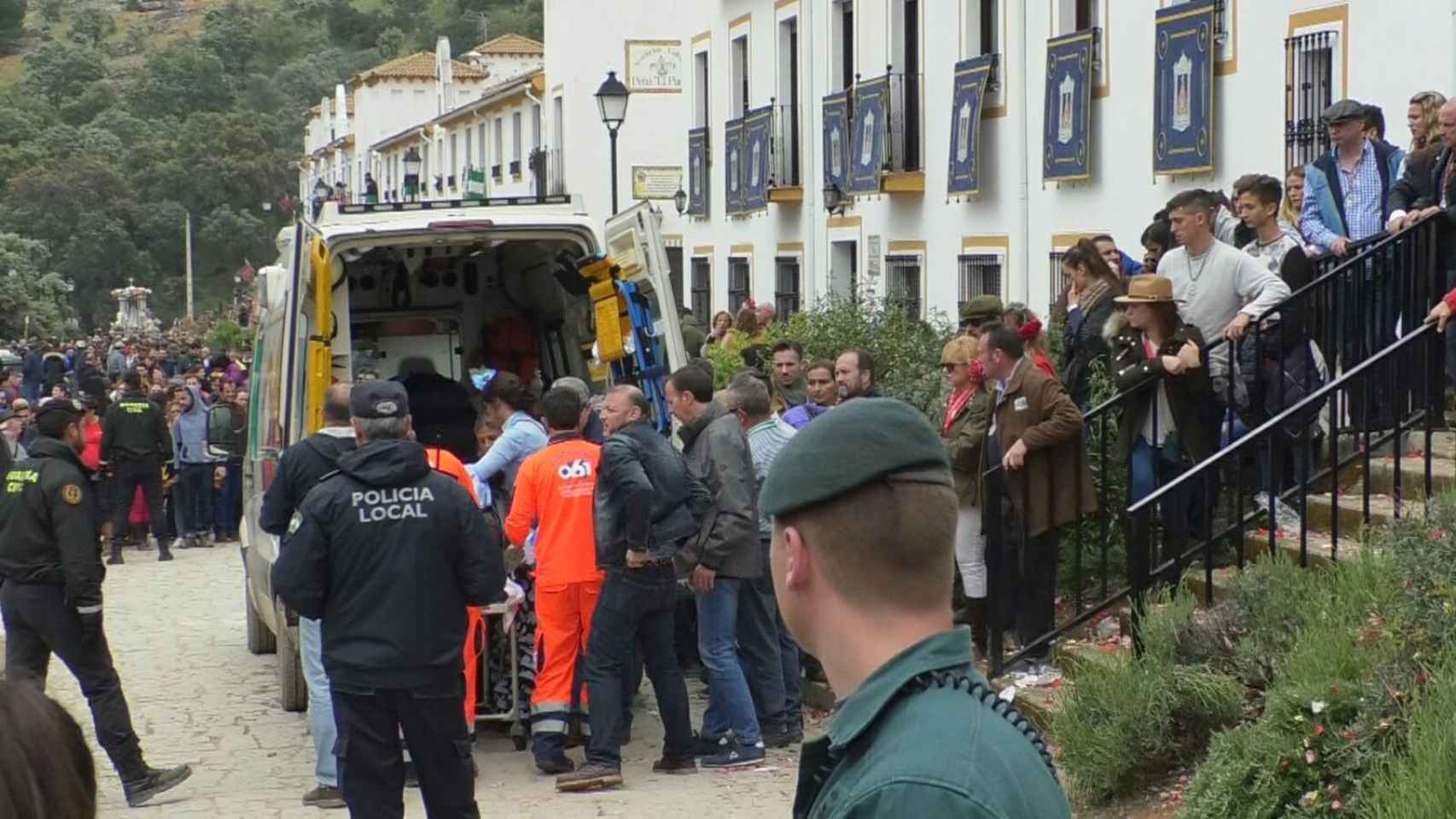 Momento en el que resultó herida la mujer durante la procesión / CD