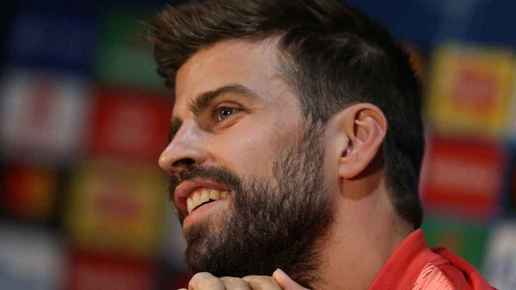 Gerard Piqué en una rueda de prensa con el FC Barcelona / EFE