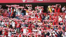 La afición de Sevilla, durante un partido disputado en la Copa del Rey / EFE