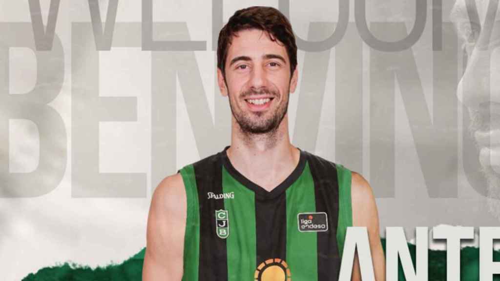 Ante Tomic en el anuncio de su fichaje / La Penya