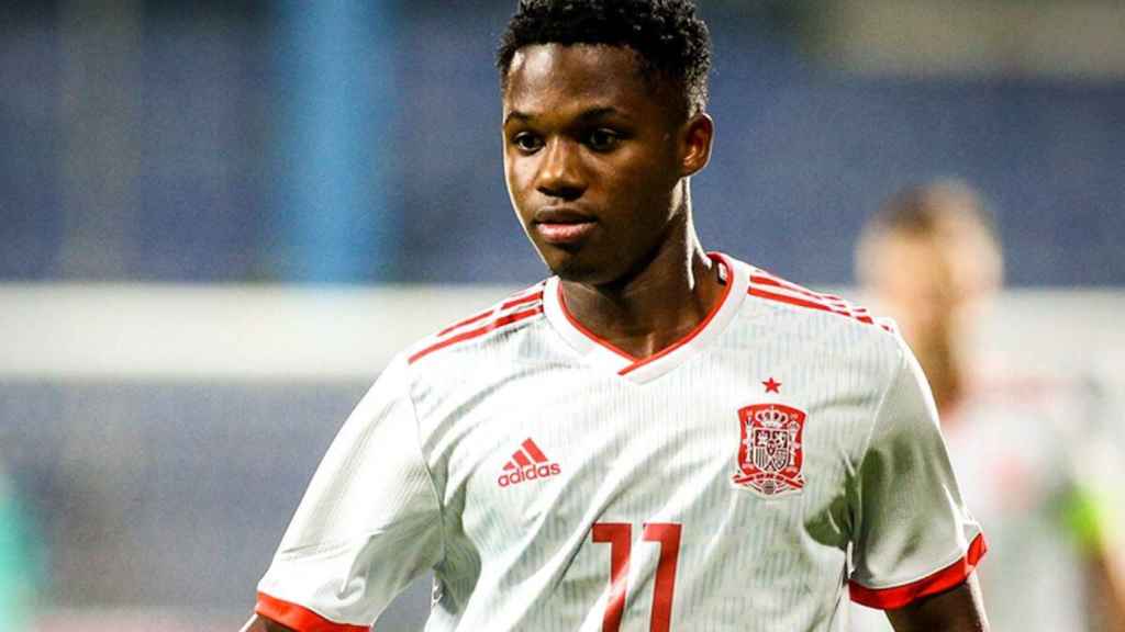 Ansu Fati con la camiseta de la selección española