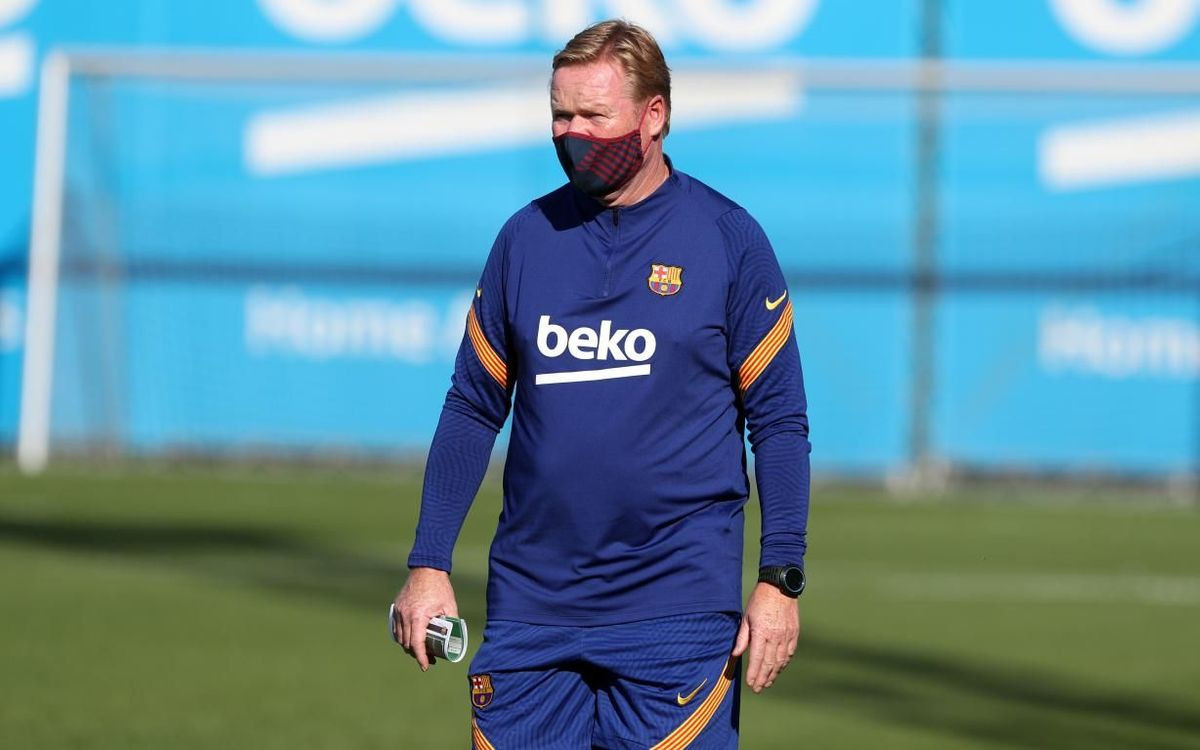 Ronald Koeman en un entrenamiento del Barça / FCB