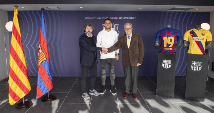 Bakero, Pereira y Silvio Elías en la presentación del centrocampista brasileño / FC Barcelona