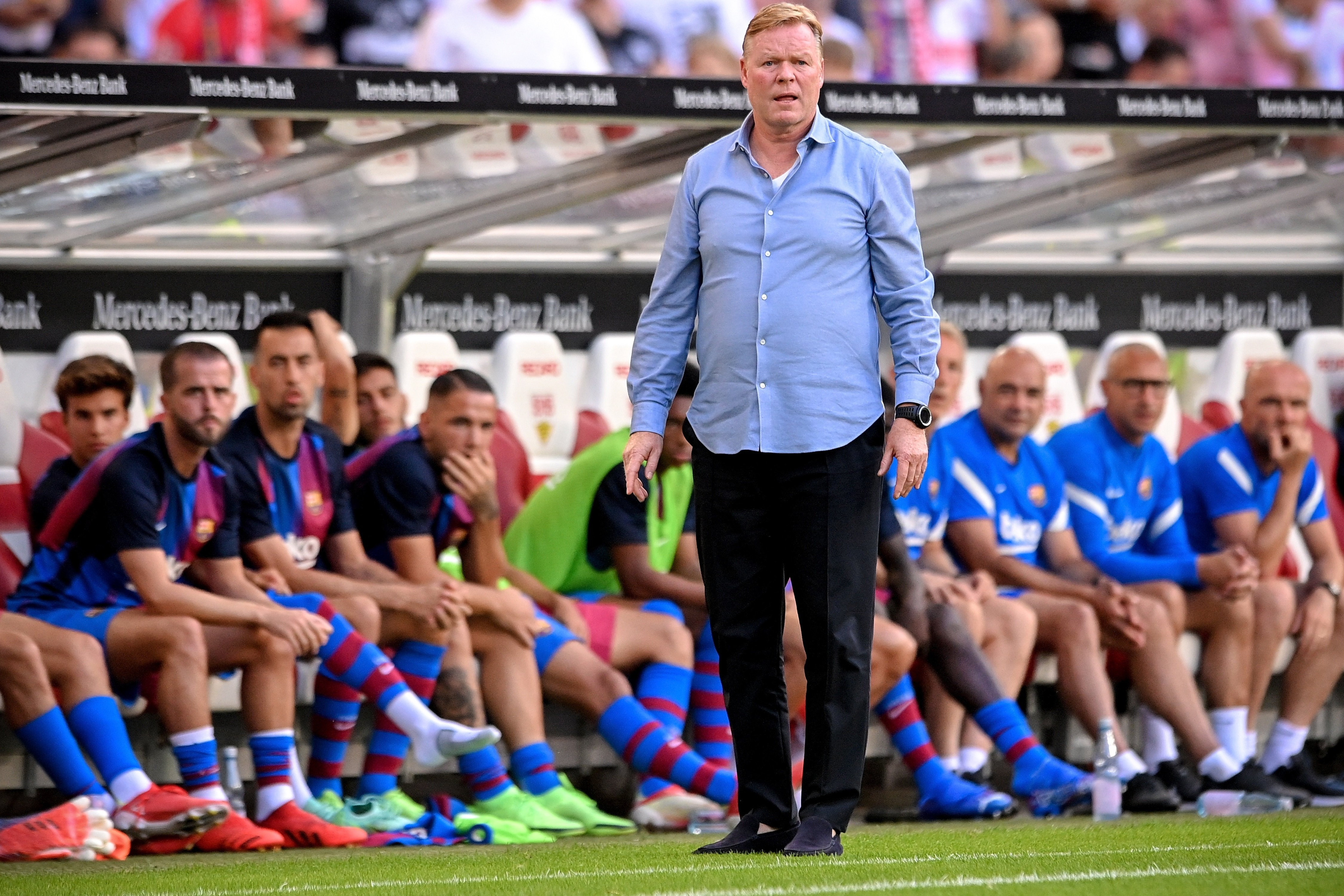 Koeman dirige al equipo ante el Stuttgart / EFE