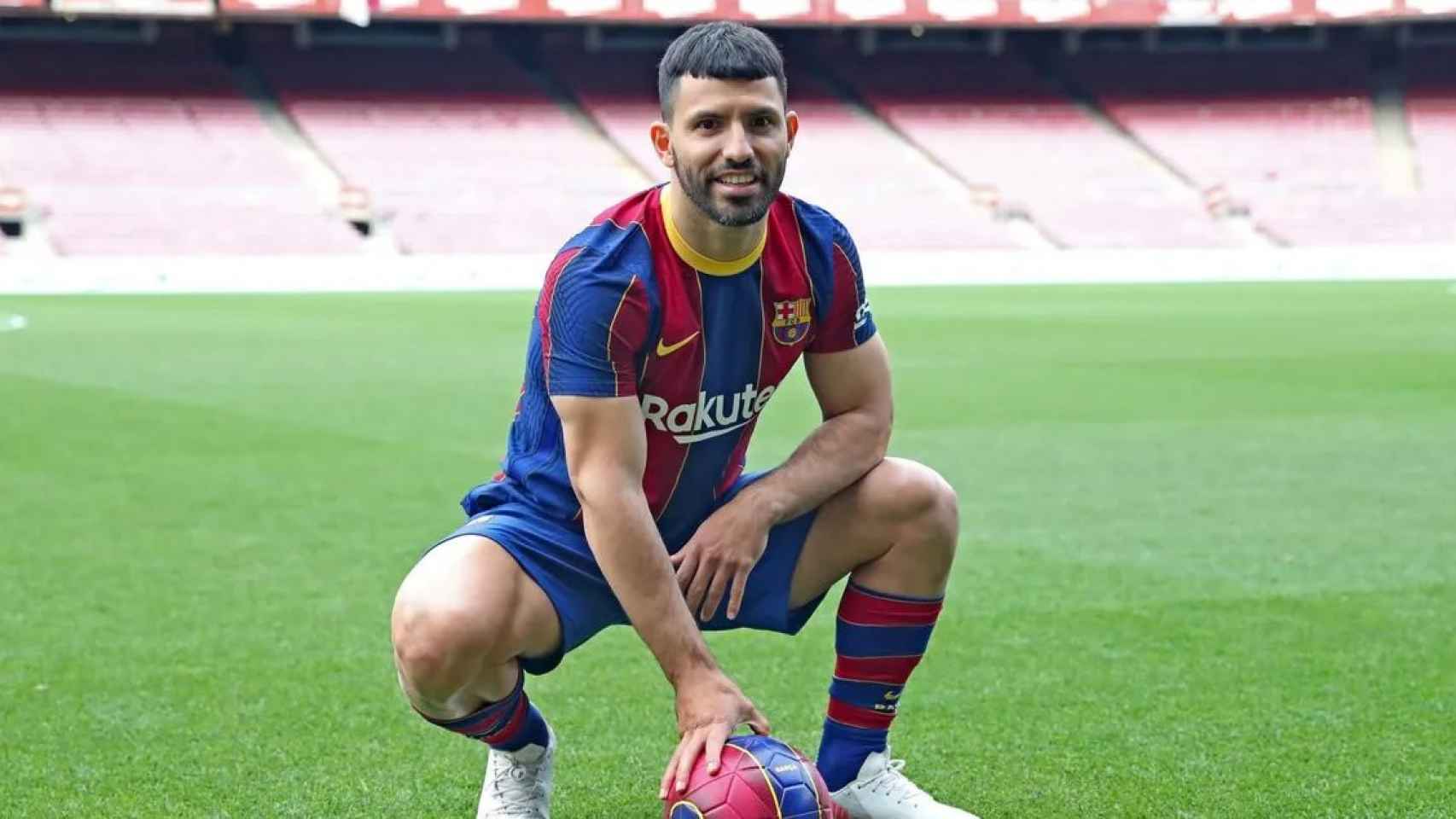 Sergio Agüero en su presentacion en el Camp Nou / FCB