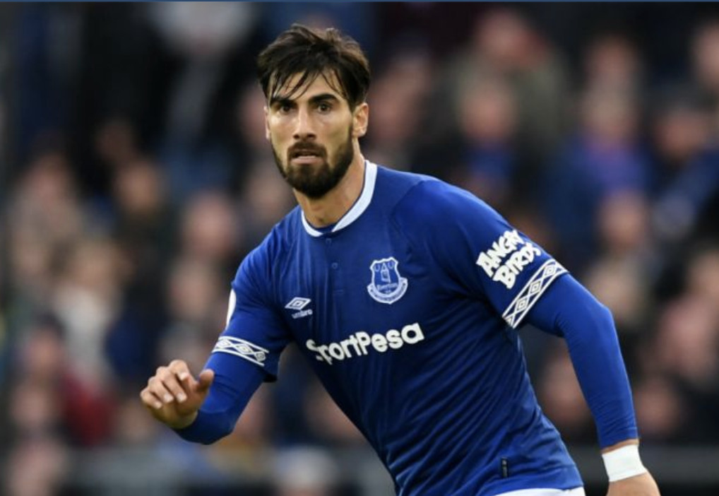 Una foto de André Gomes durante un partido del Everton / Twitter