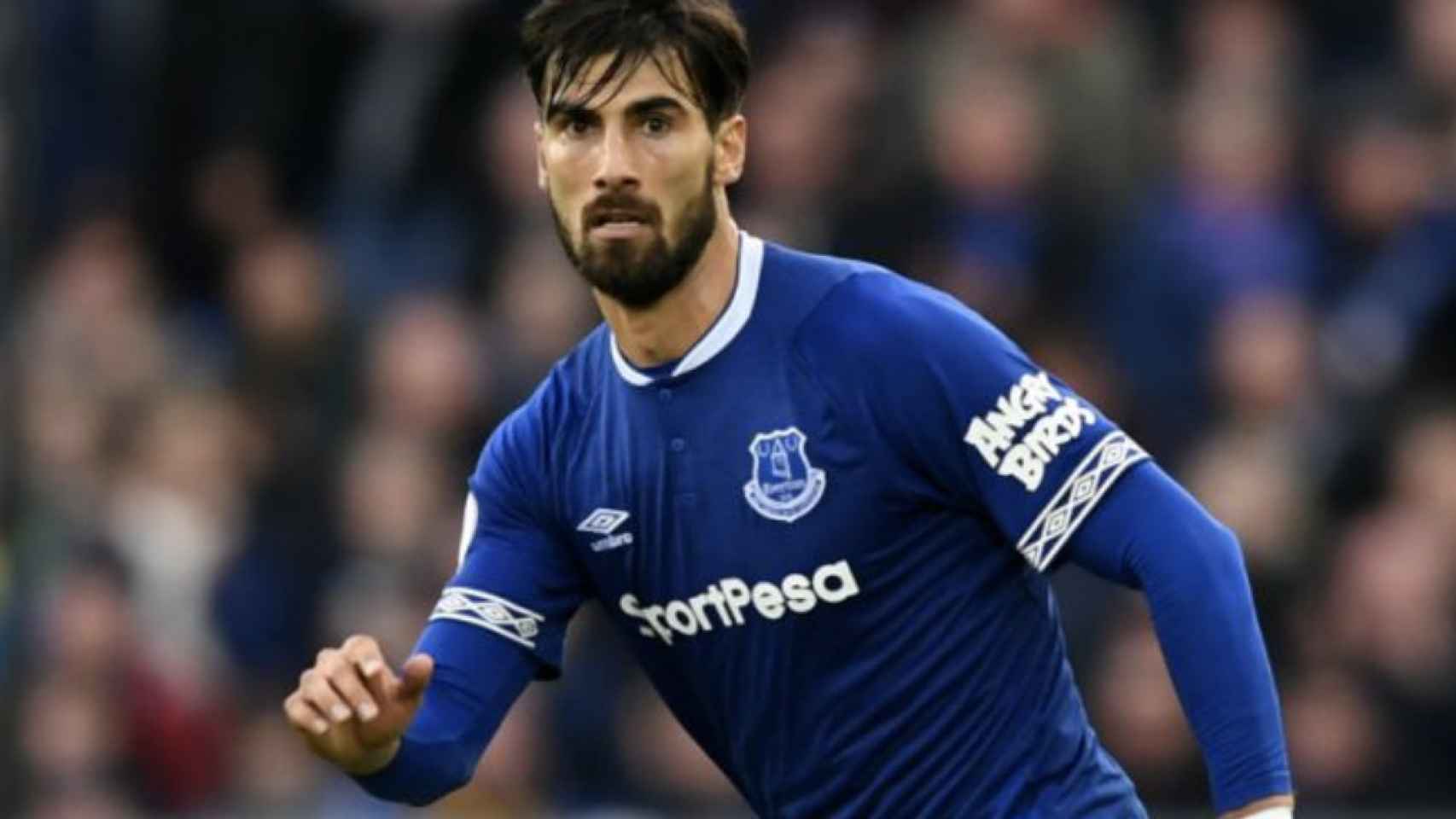 Una foto de André Gomes durante un partido del Everton / Twitter