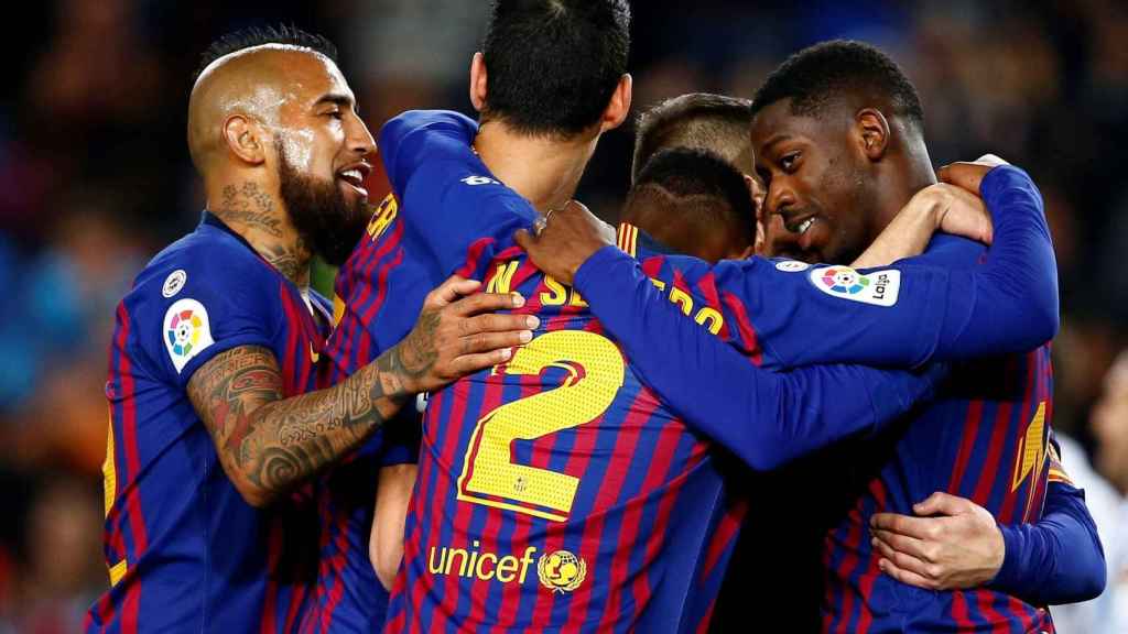 Los jugadores del Barça celebran un gol ante la Real Sociedad / EFE