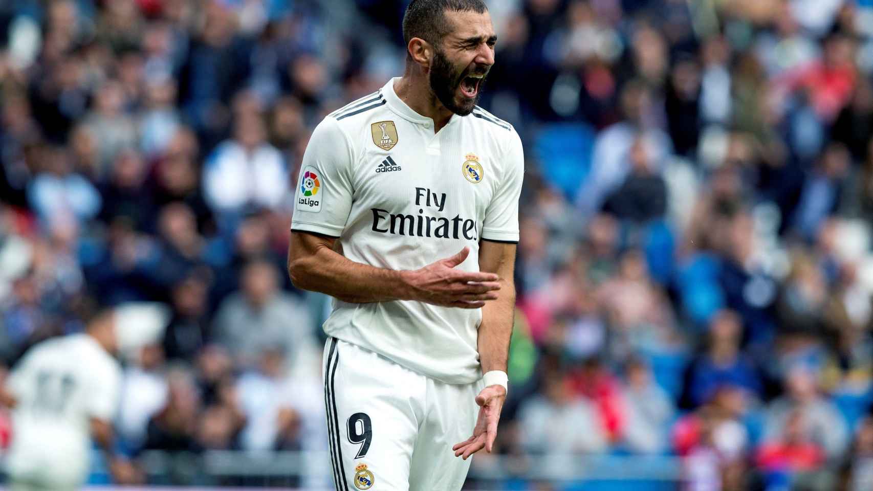 Benzema se lamenta de una ocasión / EFE