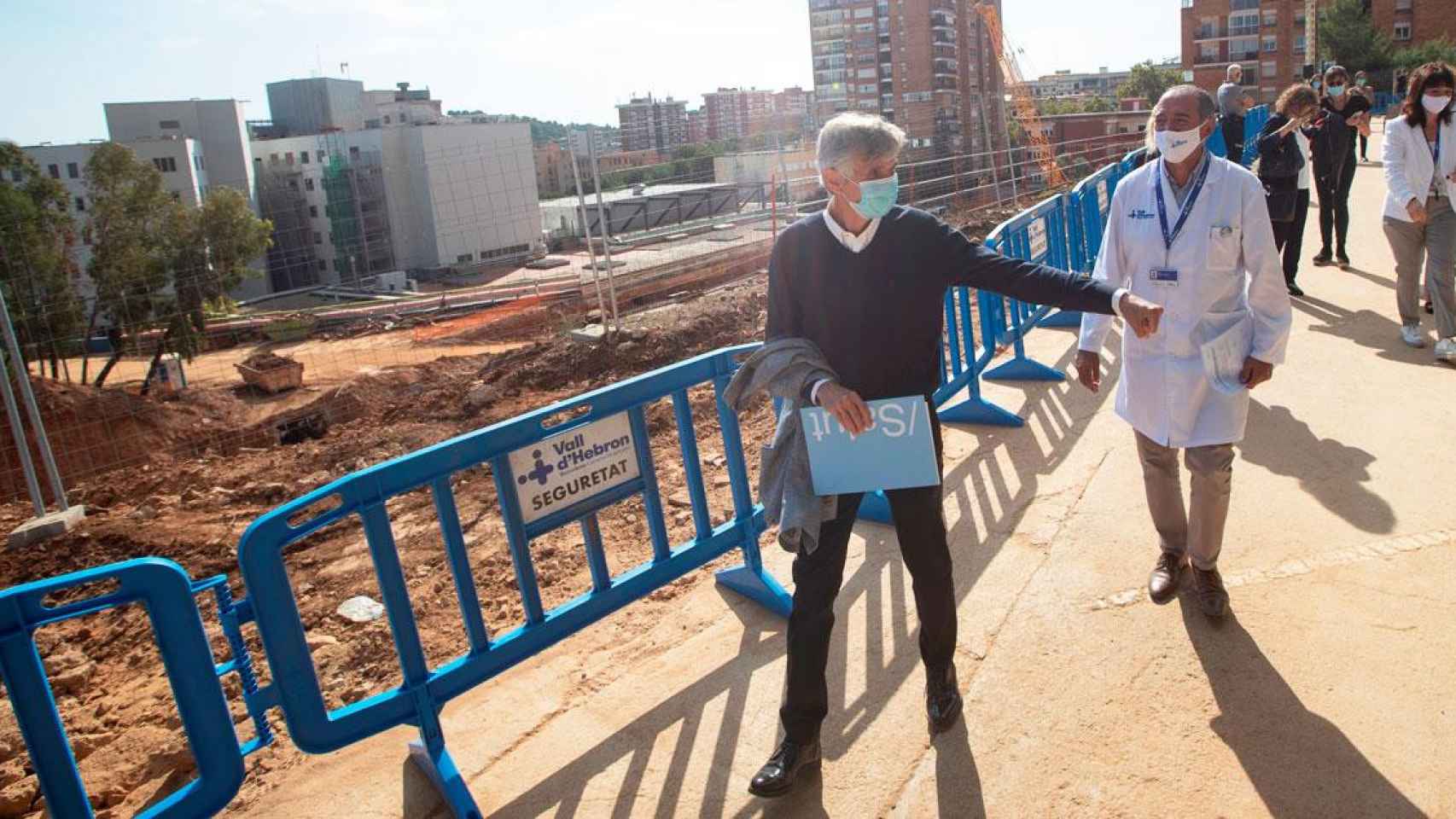 Josep Maria Argimon, consejero catalán de Salud, en el Hospital Vall d'Hebron ayer / EFE