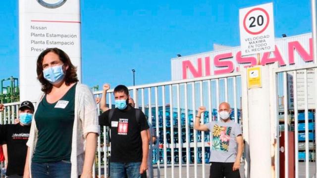 Ada Colau, alcaldesa de Barcelona, en su visita a la planta de Nissan de Montcada i Reixac / CG