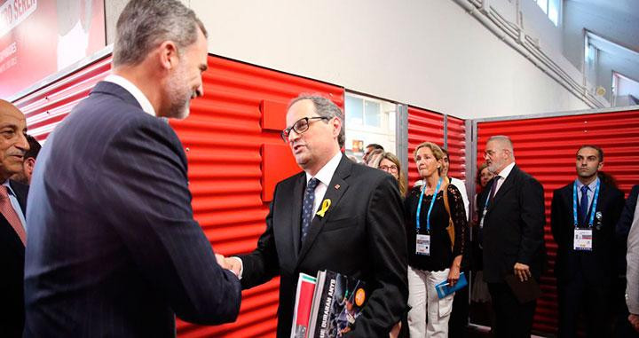 El rey Felipe VI con el presidente de la Generalitat, Quim Torra / EFE