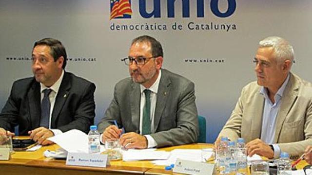 El secretario general de UDC, Ramon Espadaler, en el centro