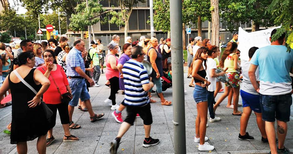 Imagen de las protestas vecinales contra la inseguridad y el olvido institucional en el Besòs / CG