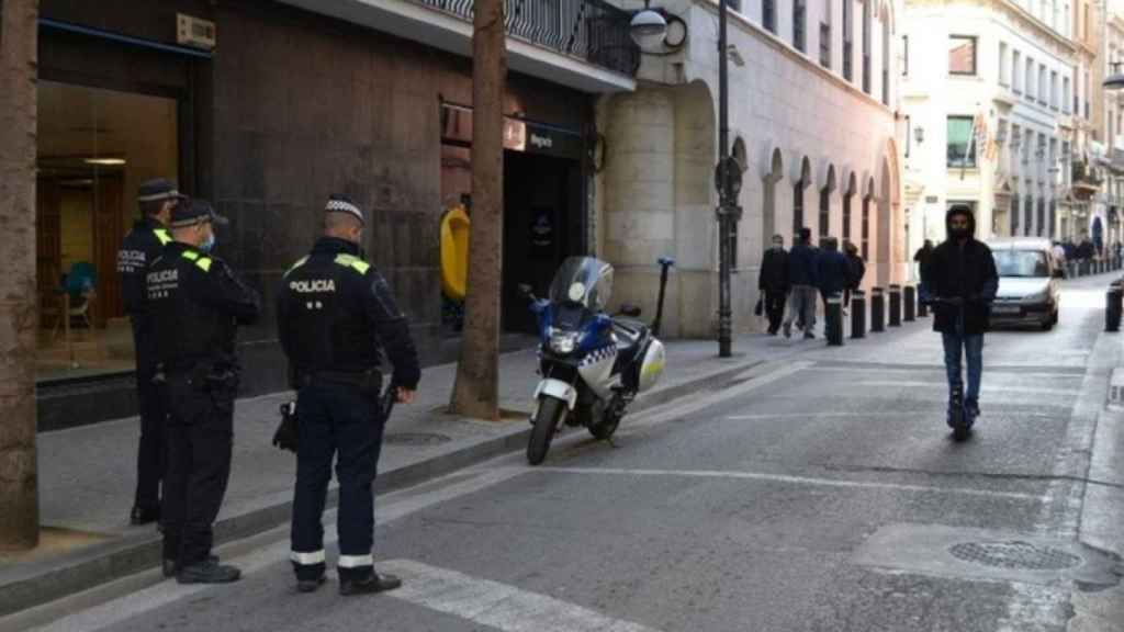 Agentes de la Guardia Urbana de Badalona / AJUNTAMENT DE BADALONA