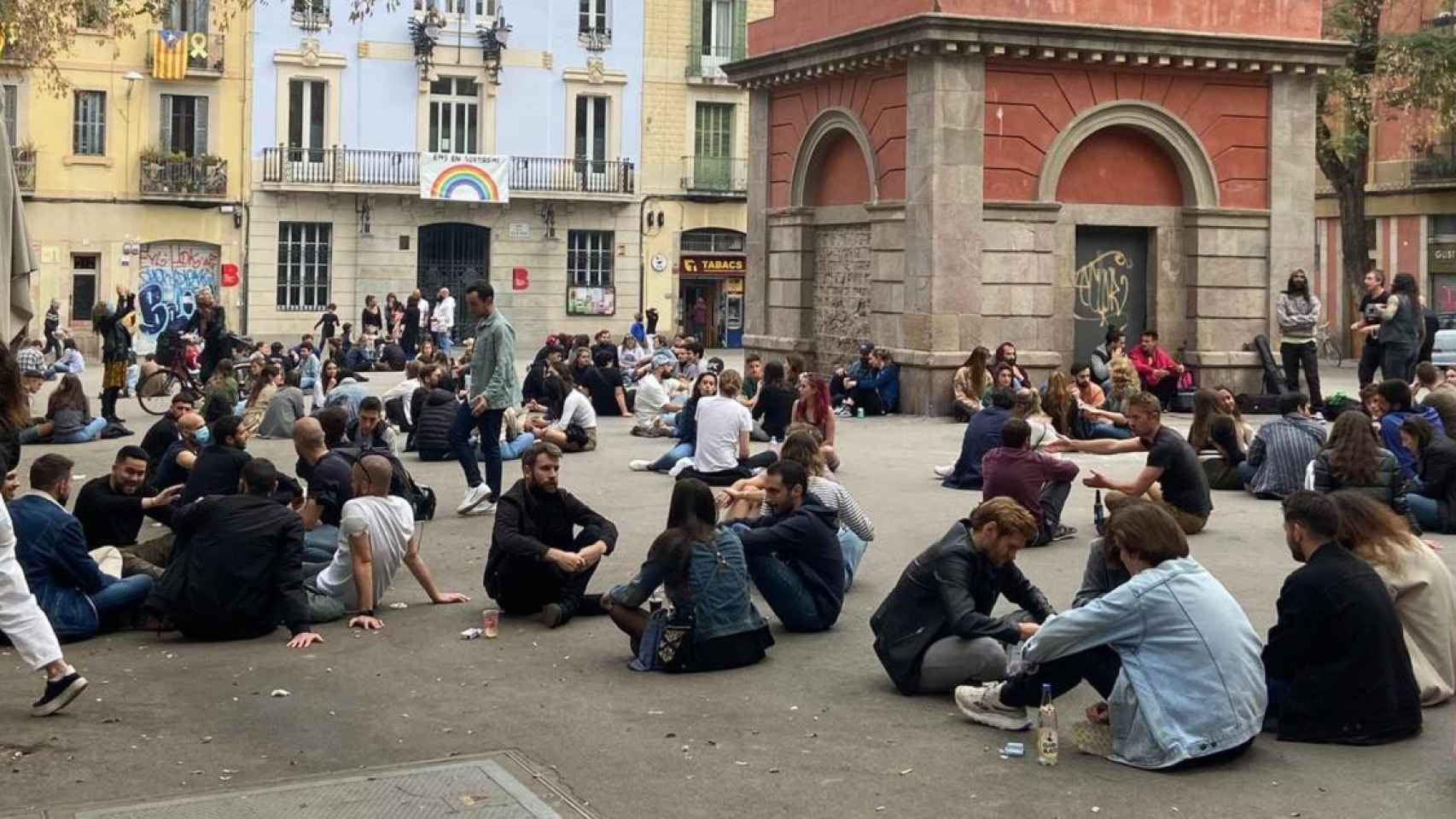 Botellón en Gràcia / CG