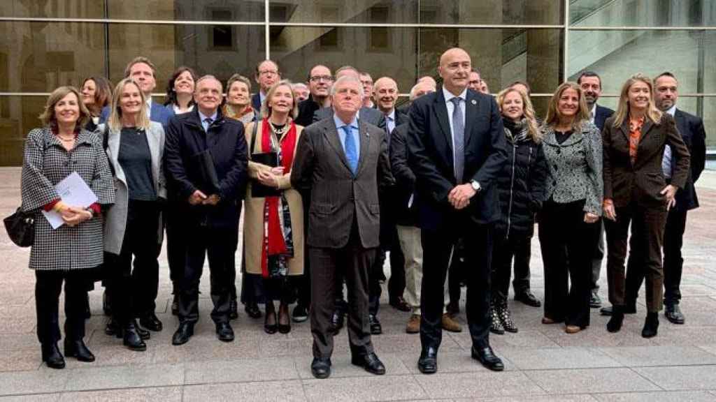 Enric Crous y José María Torres junto a los candidatos a la Cámara de Comercio de Barceona / CG