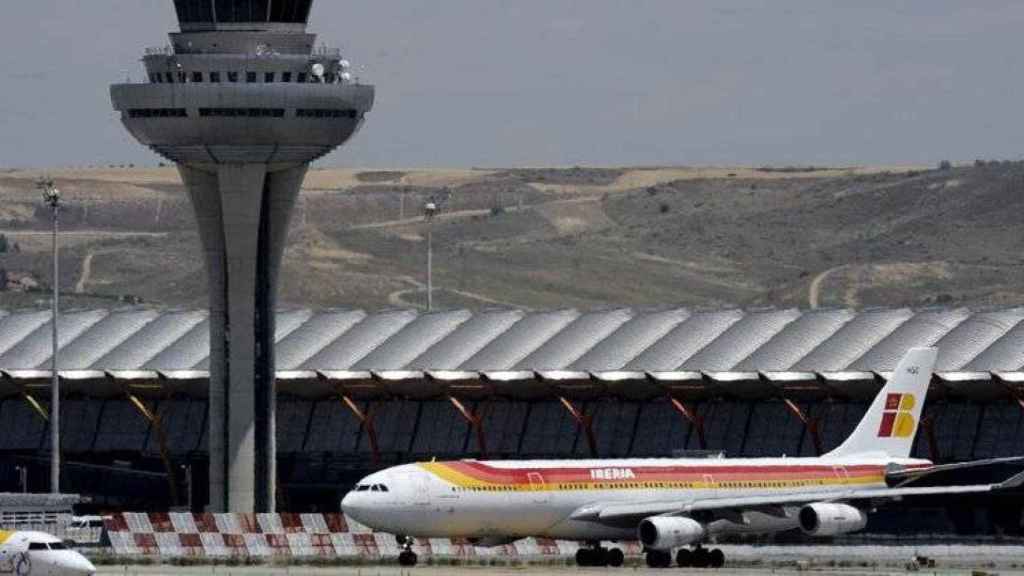 Terrenos adyacentes al aeropuerto de Madrid, que Aena prevé comercializar / EFE