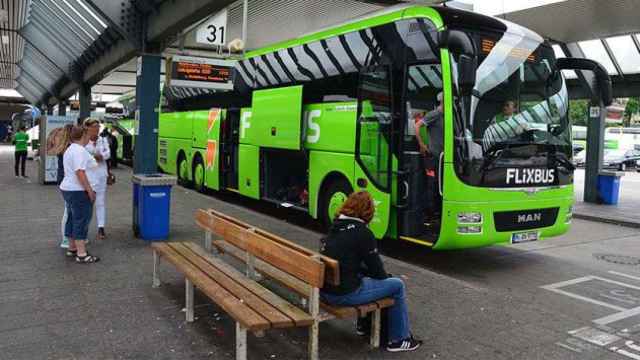 Un vehículo de Flixbus en una parada en Berlín (Alemania) / CG