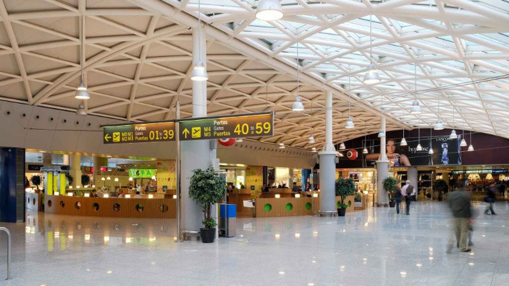 Interior del aeropuerto de Barcelona-El Prat.