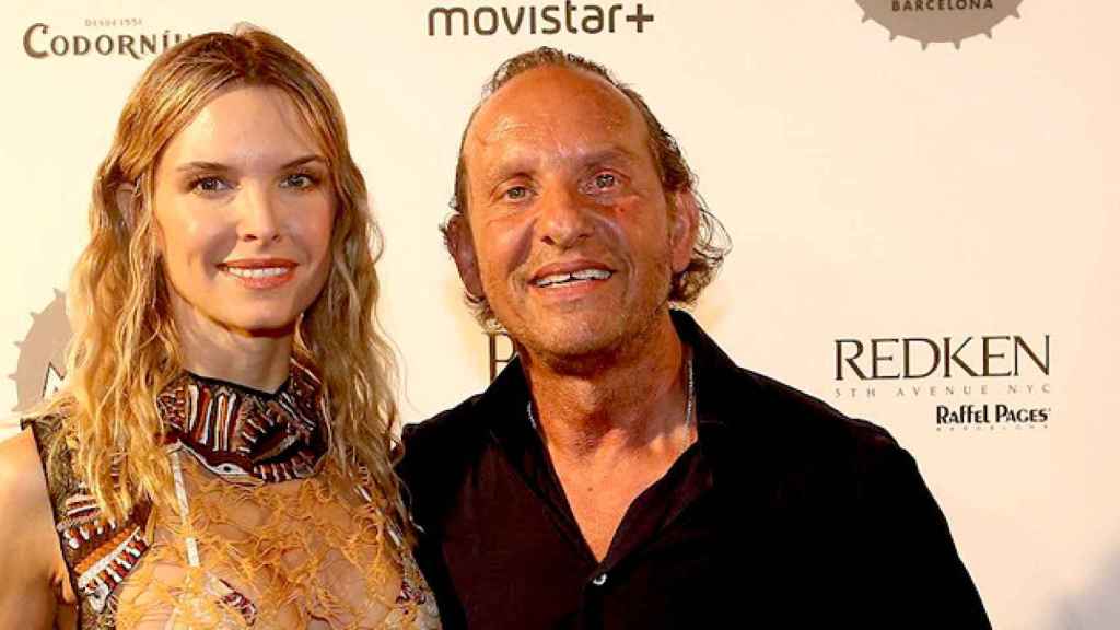 El diseñador Custo Dalmau con la modelo Sofia Zamolo / INSTAGRAM