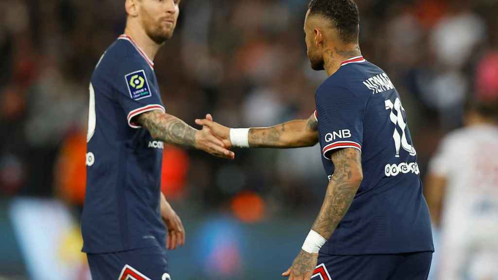 Messi, celebrando el gol de Neymar con el PSG / EFE