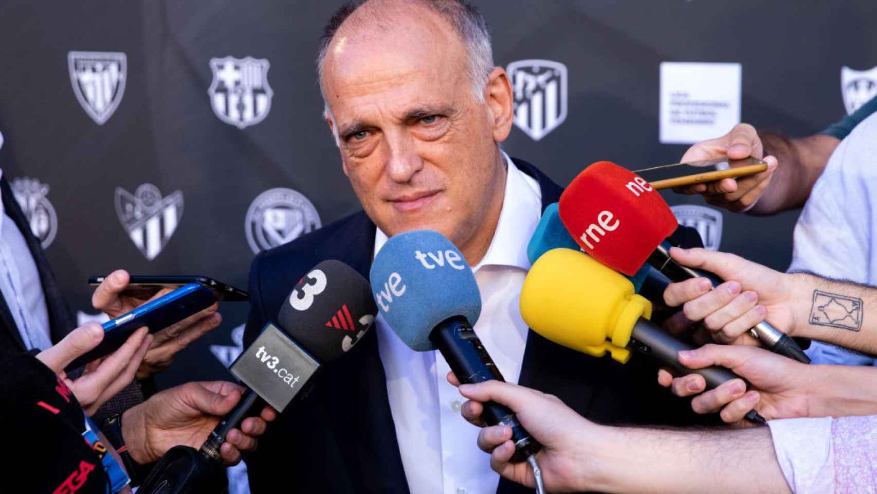 Javier Tebas atendiendo a los medios de comunicación / REDES