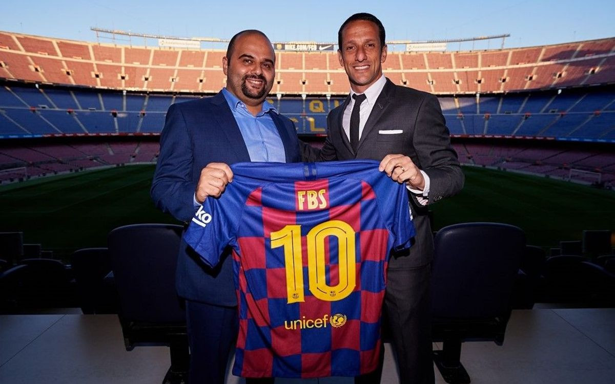 Juliano Belletti y Ali Heder, de FBS, en la presentación del acuerdo / FCB