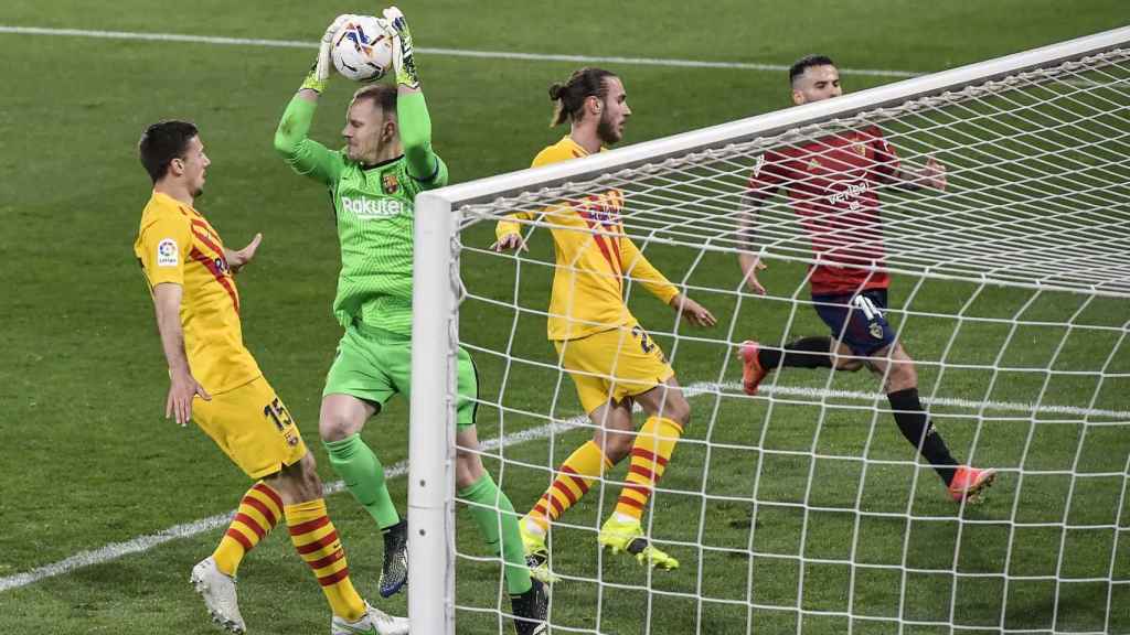 Ter Stegen en el encuentro contra Osasuna / EFE