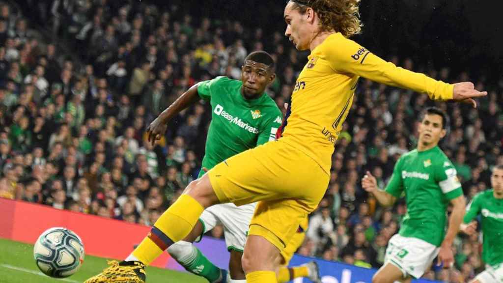 Antoine Griezmann en un partido con el Betis / EFE