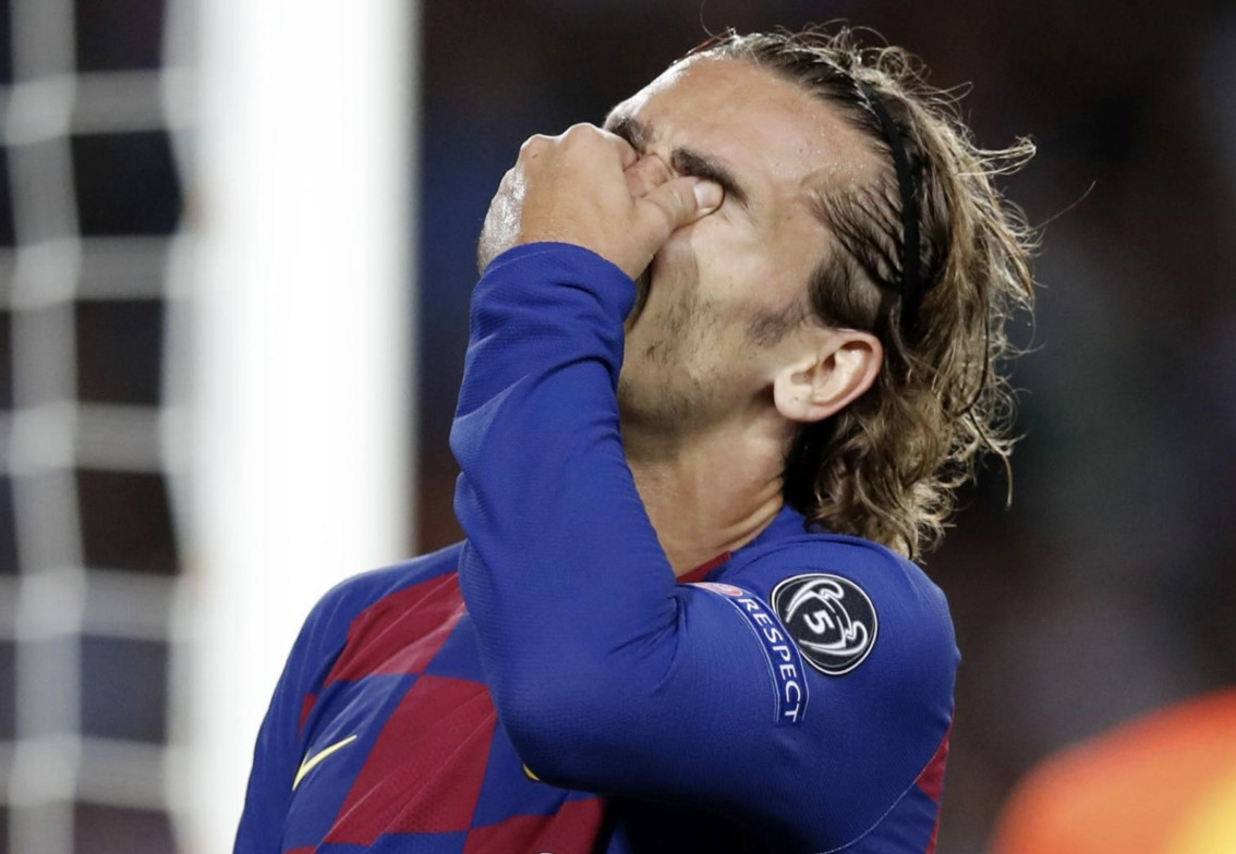 Una foto de Antoine Griezmann lamentando una ocasión contra el Inter de Milán / FCB