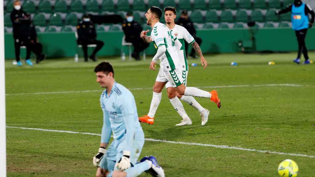 Los jugadores del Elche celebran su gol ante el Madrid | EFE