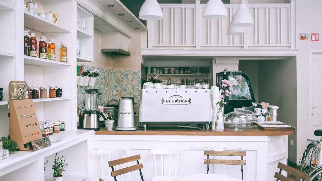 Una cocina con algunos electrodomésticos / PEXELS