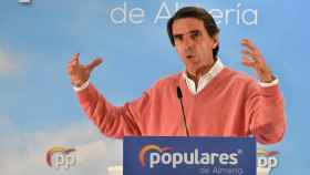 José María Aznar (PP), durante su intervención en un acto con militantes celebrado en El Ejido (Almería) / EFE