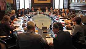 La Mesa y la Junta del Parlament, en su reunión de este martes.