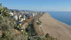 Playa del Garbí de Calella, donde se ha ahogado un hombre este fin de semana / WIKIPEDIA