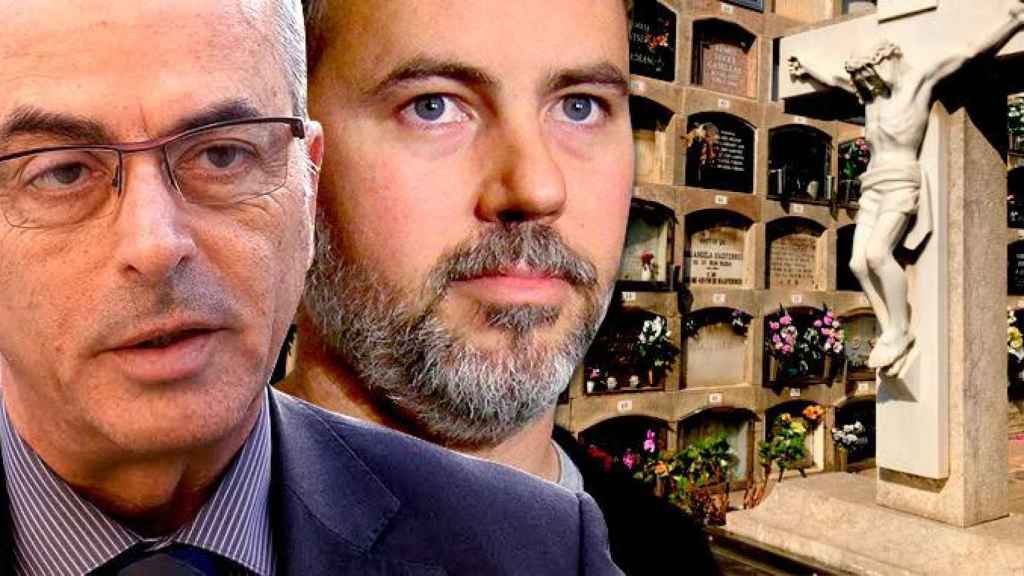 Jordi Valmaña, director general de Cementiris de Barcelona y Eloi Badia, concejal de Presidencia, y el Cementerio de Montjuïc / FOTOMONTAJE DE CG