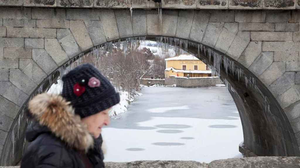 Un río congelado a causa del frío en Zamora / EFE temperaturas