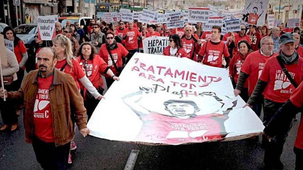 Imagen de una de las múltiples protestas que se produjeron en España contra las restricciones en la administración de los medicamentos para la hepatitis C.